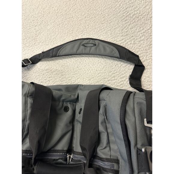 Oakley Mechanism Duffel Bag Grey Tactical Field Gear Large Pack - Picture 6 of 15